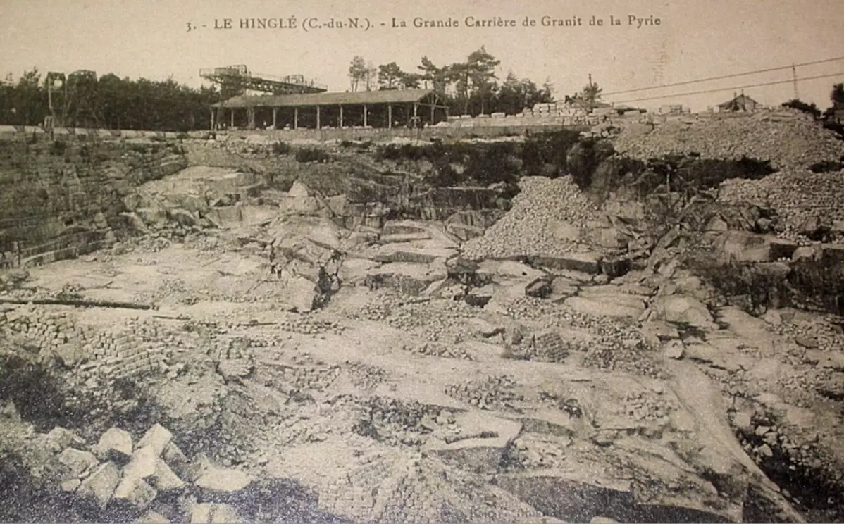 La grande carrière de granit de la Pyrie, Le Hinglé