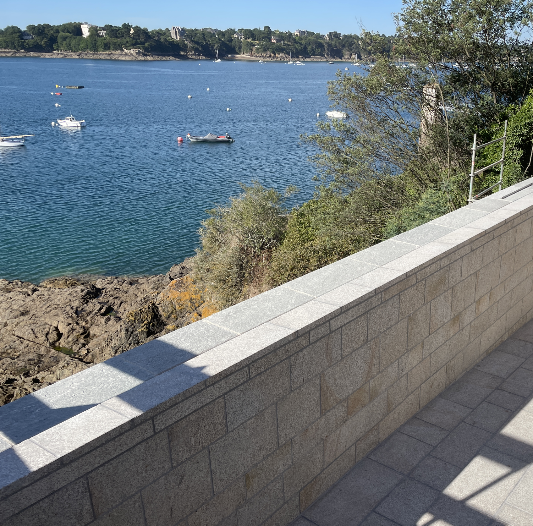 Joue et margelle en granit