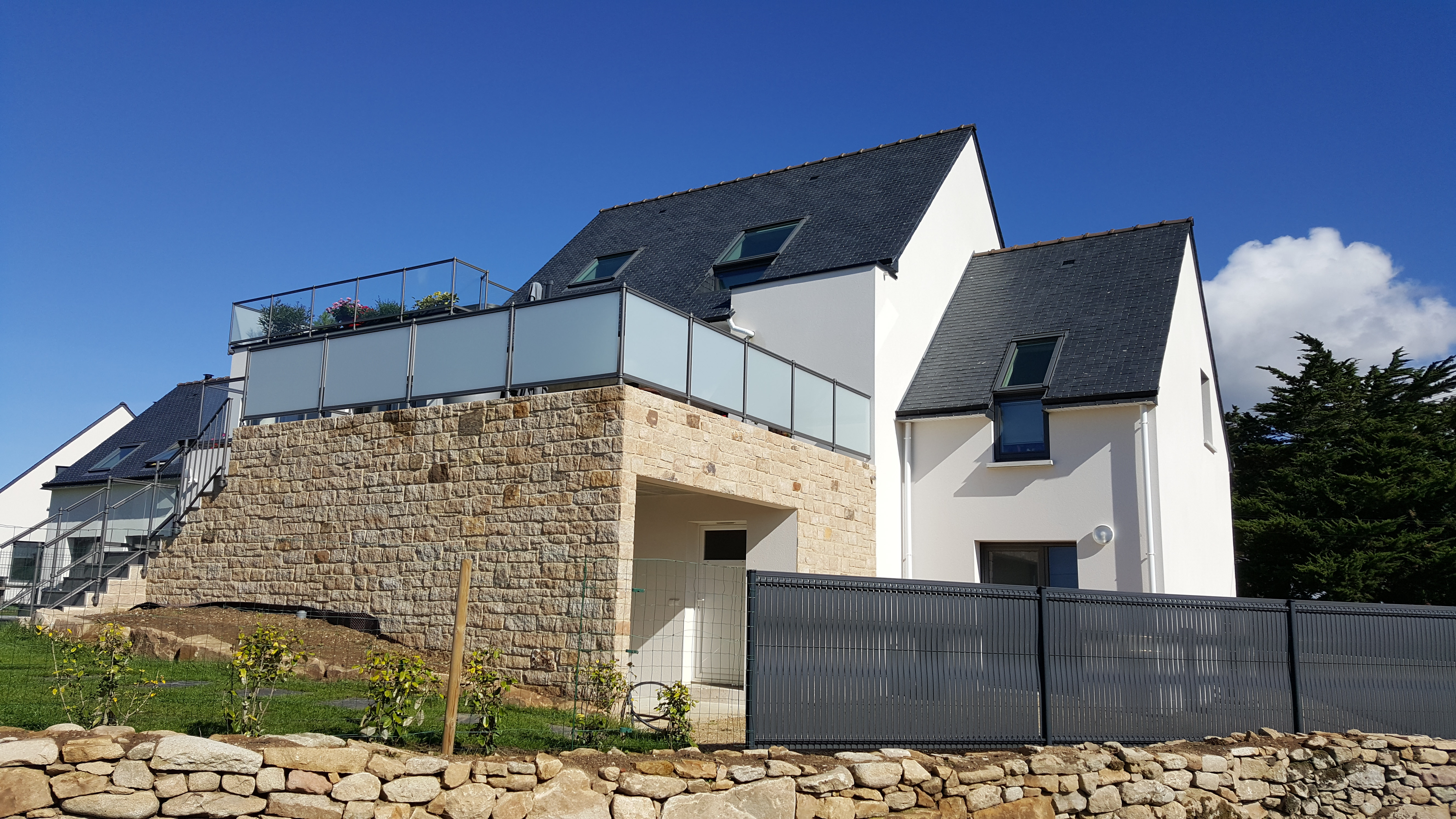 Pierre à coller en granit beige et rouillé de Guerlesquin