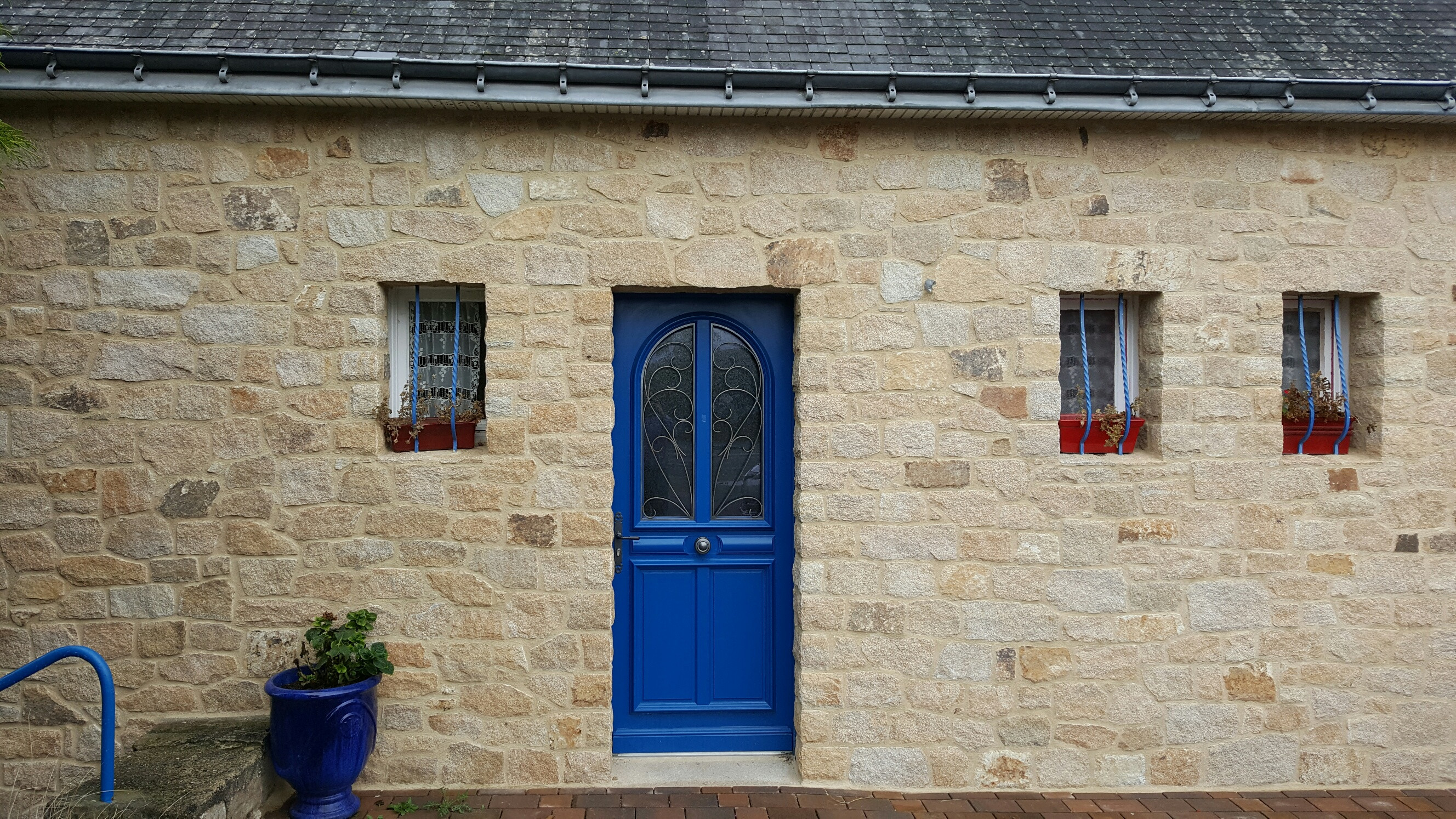 Pierre à coller en granit beige Guerlequin, format rustique