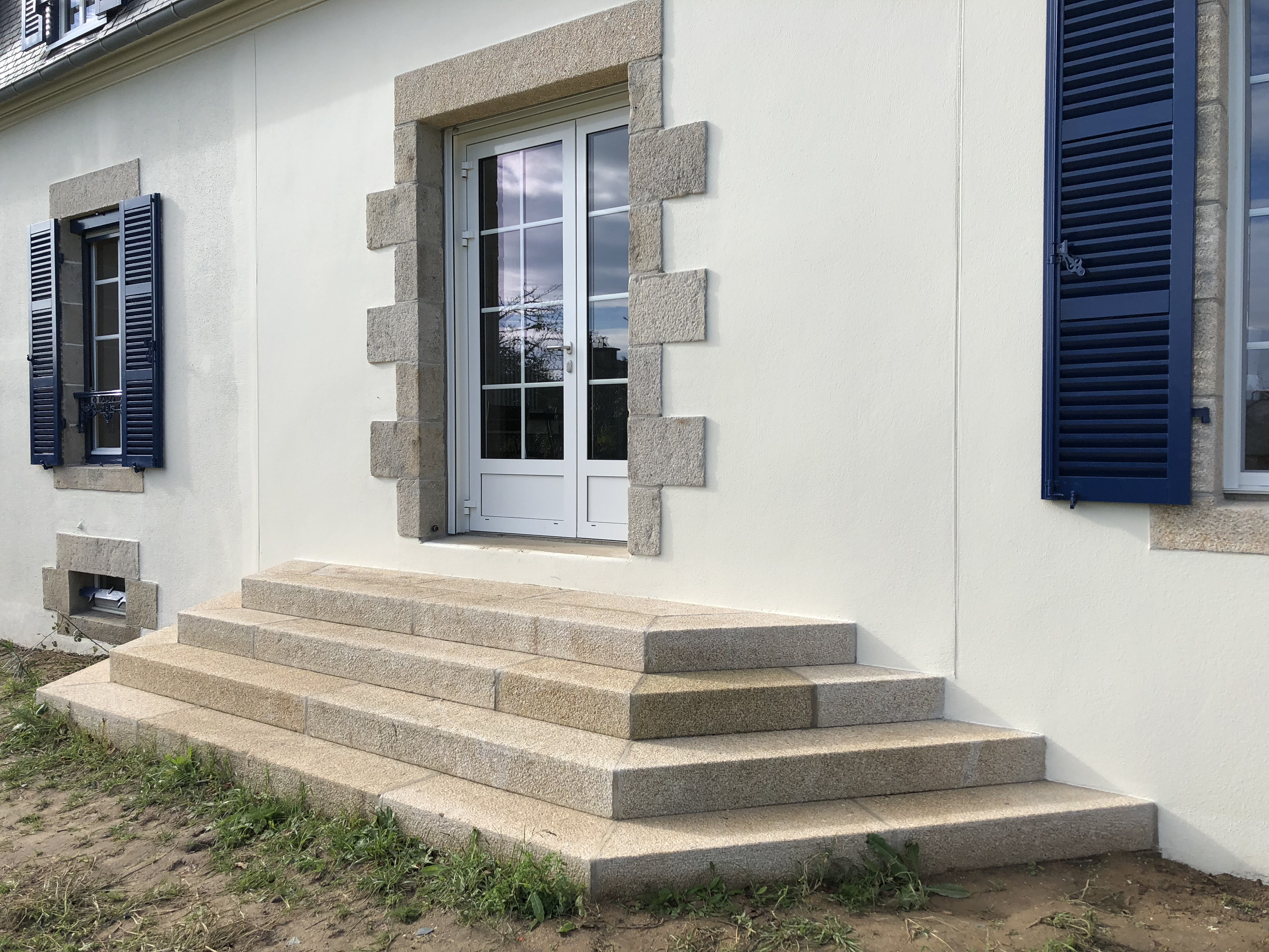 Emmarchement sur-mesure en granit beige