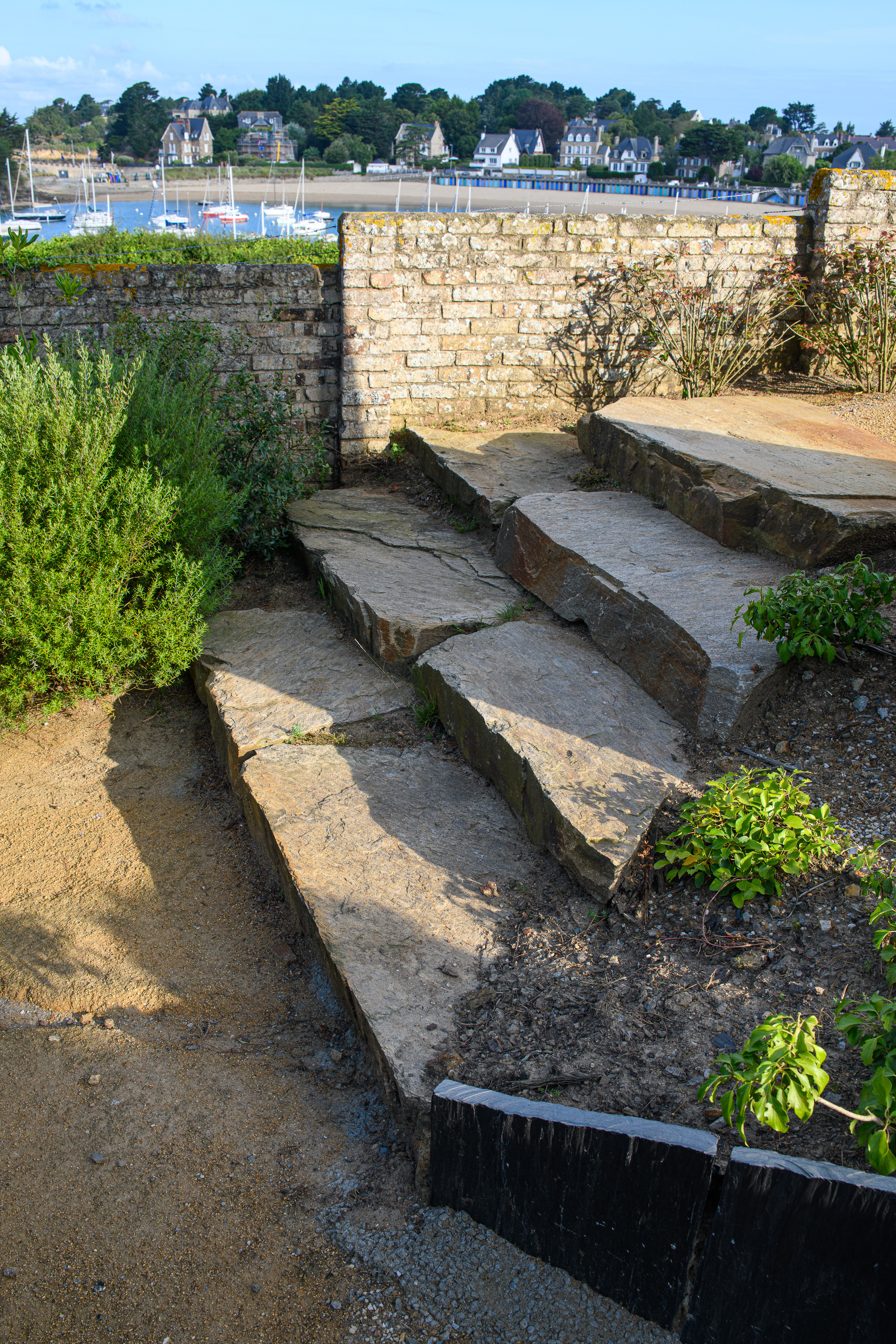 Enrochement pour marche en gneiss