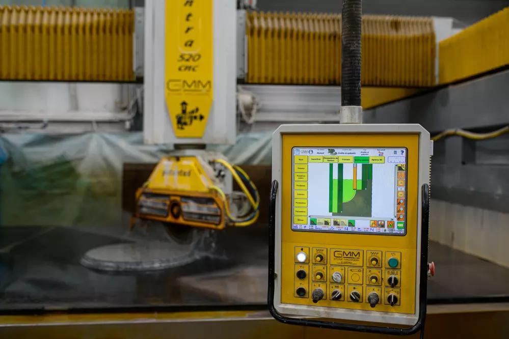 Débitage assisté par ordinateur sur machine numérique 5 axes
