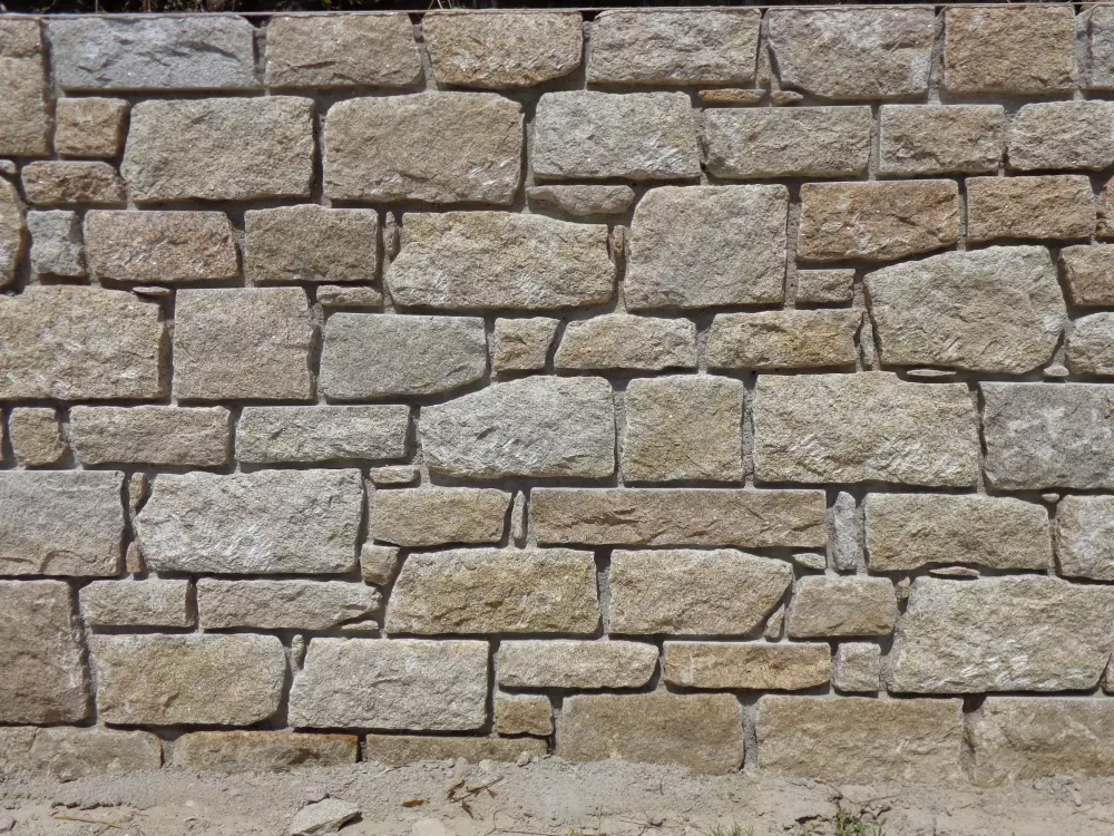 Moellon trié brute en granit beige Languédias