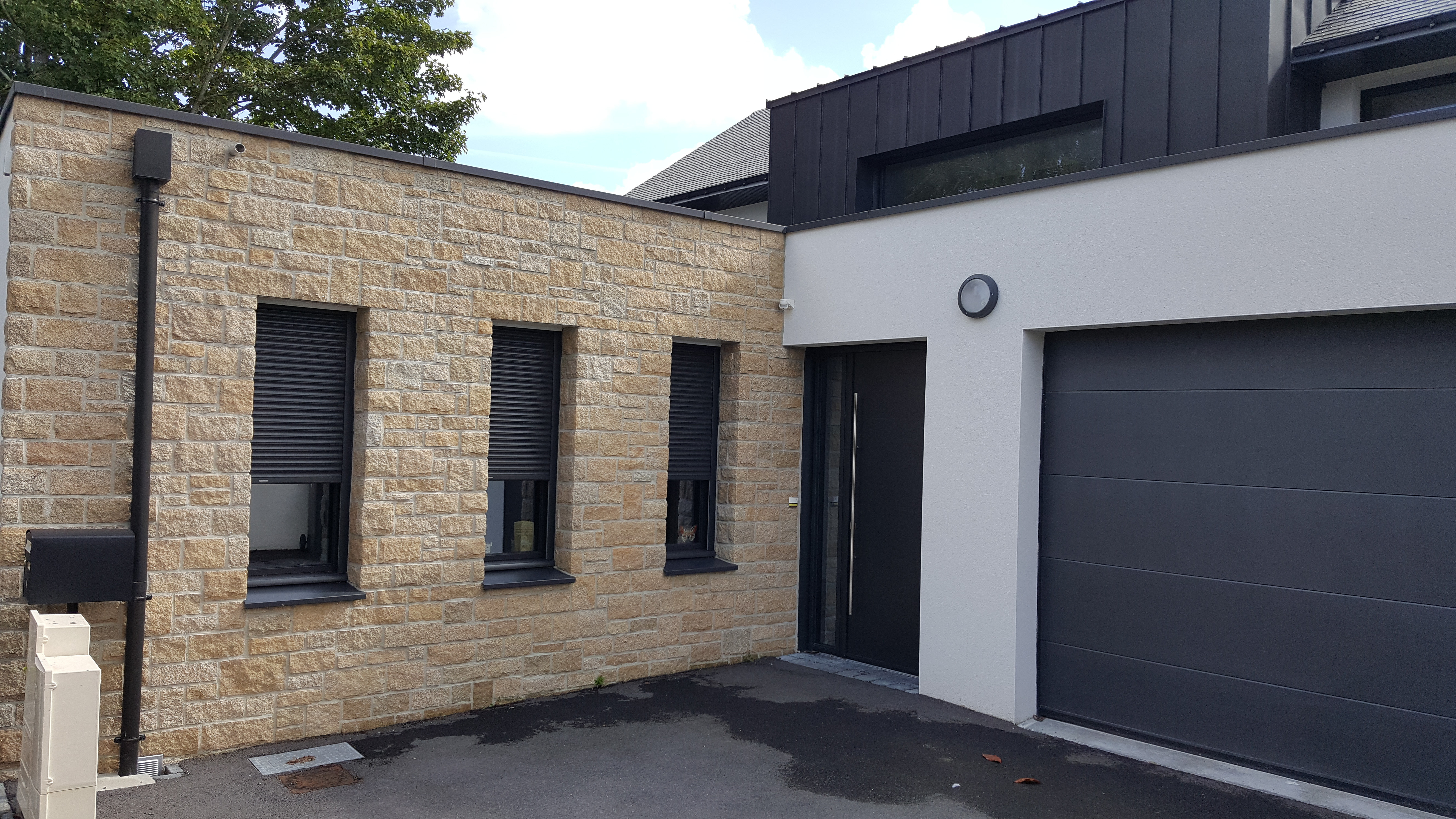 Pierre à coller en granit beige grain fin de Guerlesquin