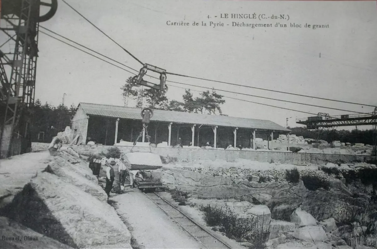 La carrière de la Pyrie, Le Hinglé