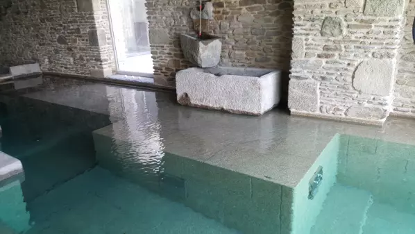 Piscine en granit