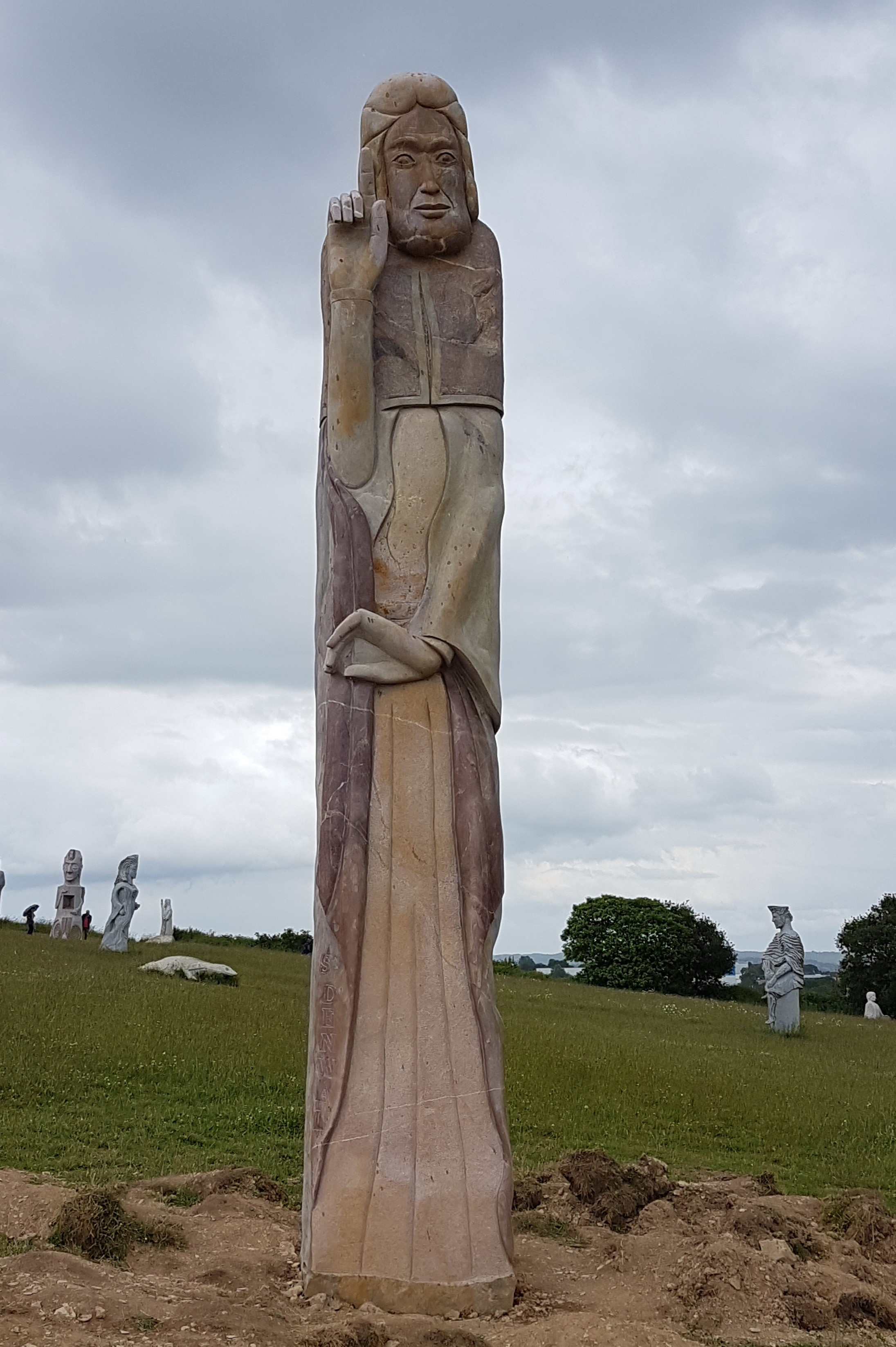 statue